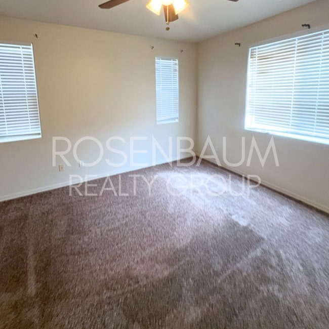 Building Photo - 8003 N Racehorse Rd