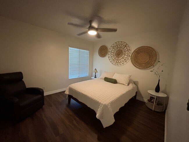 Building Photo - Discover comfortable seasonal living in Mesa, AZ with this well-appointed furnished & updated 2-b...