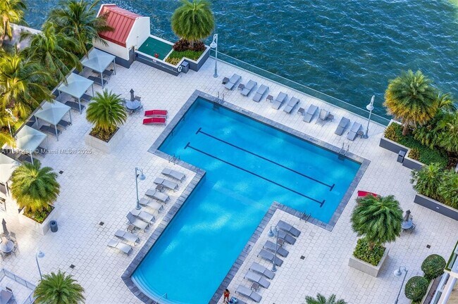 Building Photo - 1155 Brickell Bay Dr