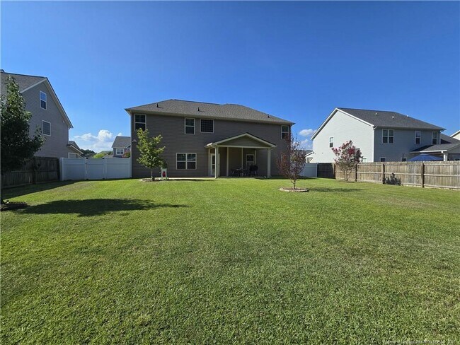 Building Photo - 410 Sedgefield Dr