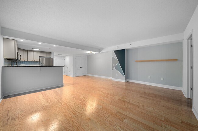 Building Photo - 4301 Park Ave