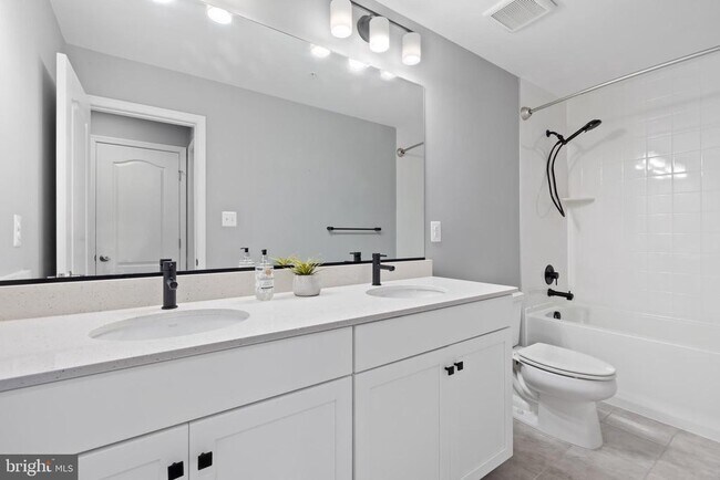 Building Photo - 4615 Crossing Ct