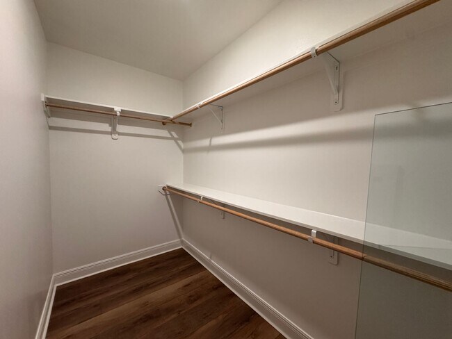 Building Photo - 818 Venecia Dr