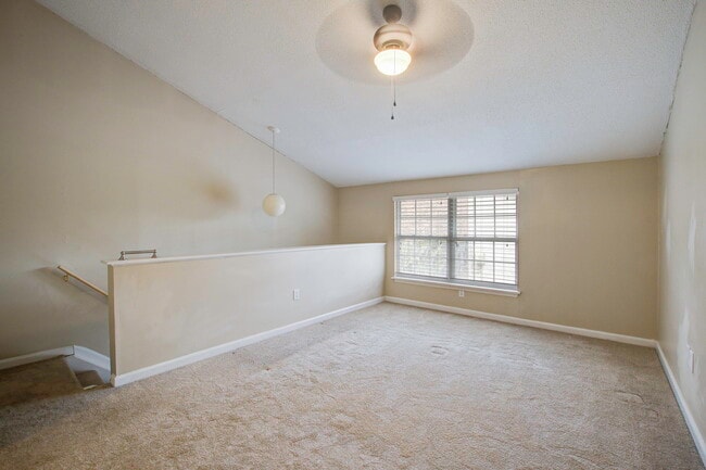 Building Photo - 2494 Etiwan Ave