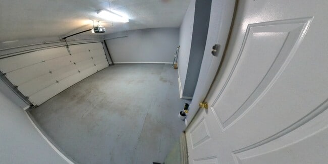 Building Photo - 1934 S Village Green St