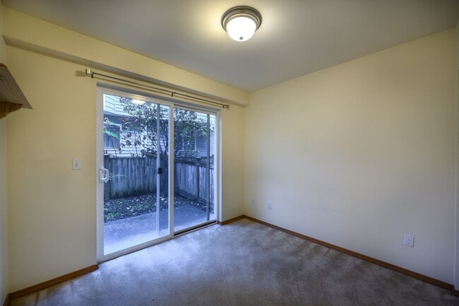 Building Photo - Lake City Living at Its Best Spacious 3BR Townhome with Garage & Easy I-5 Access