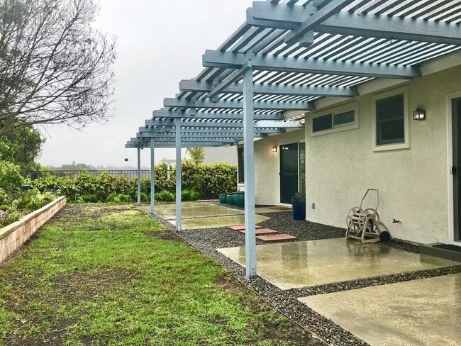 Building Photo - 28582 La Cumbre