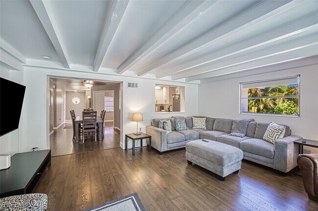 Building Photo - 4459 Flamingo Dr