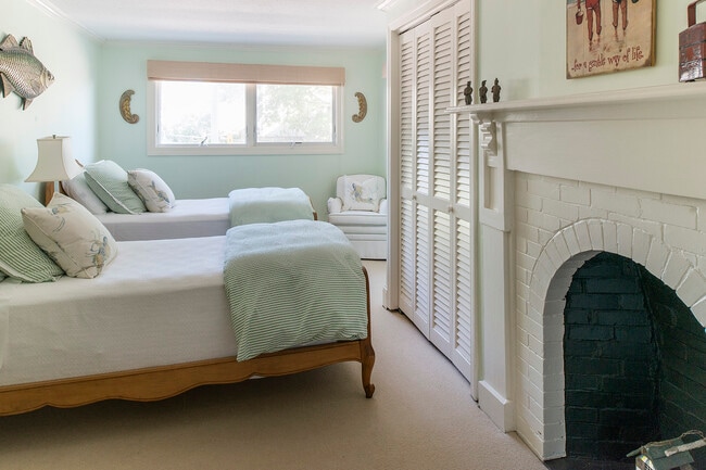 Building Photo - 281 Beach Ave