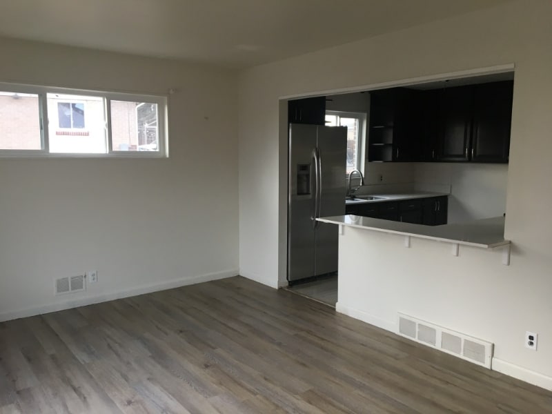 Building Photo - 481 W 70th Pl