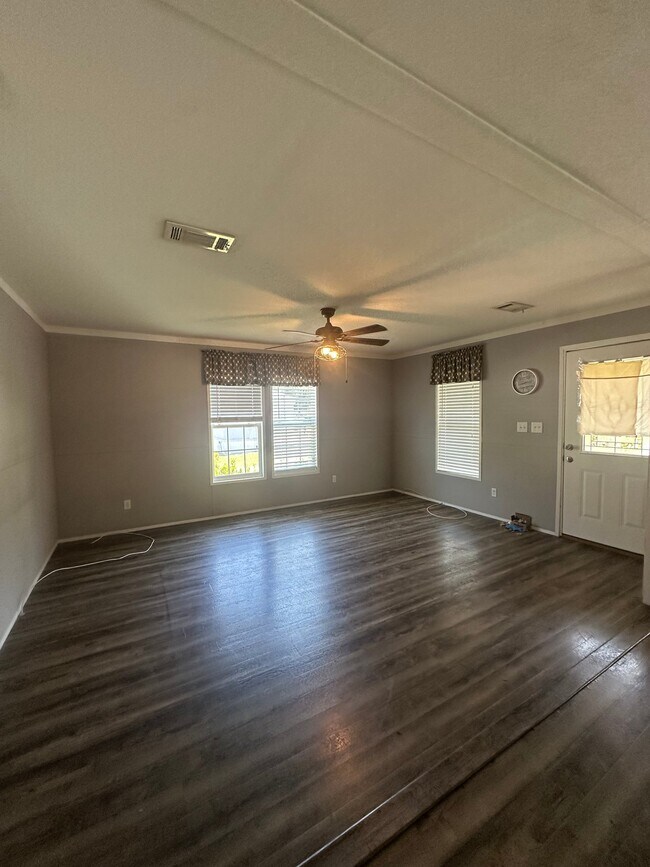 Building Photo - 8535 Mathews Rd