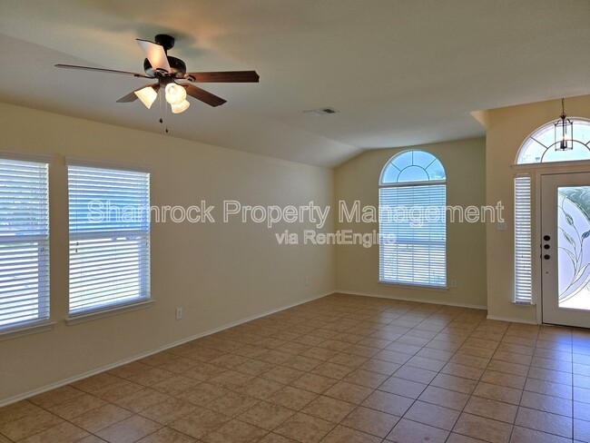 Building Photo - 6701 Tierra Dr