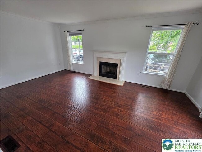 Building Photo - 965 Ramblewood Ln