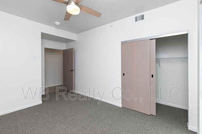 Building Photo - 315 5th St