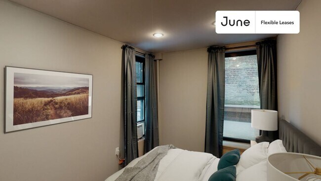 Building Photo - 226 E 7th St