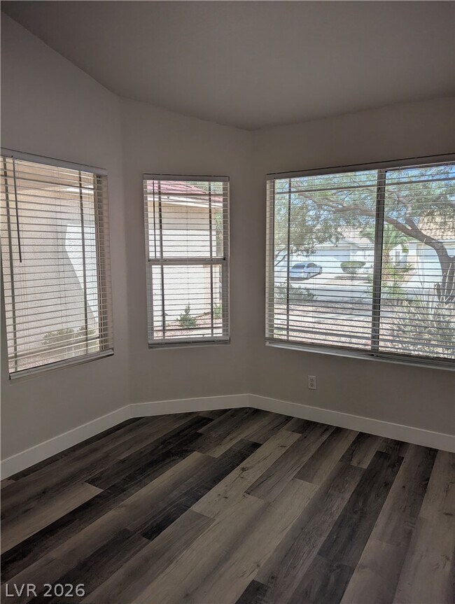 Building Photo - 327 Perry Ellis Dr