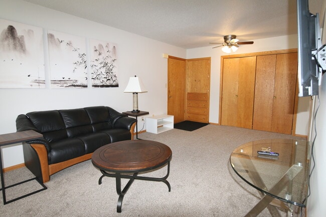 Building Photo - 1223 S Main St