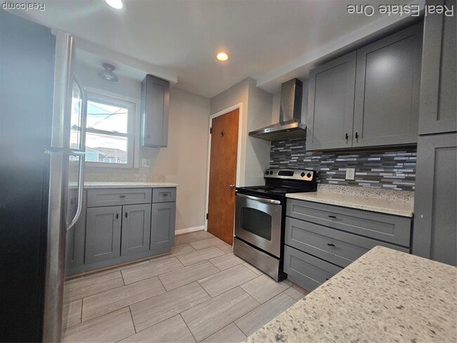 Building Photo - 28425 Alger St