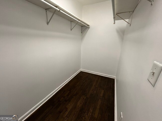 Building Photo - 5 Indianola Dr