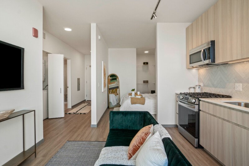 Building Photo - 1937 W Congress Pkwy