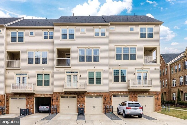 Building Photo - 7071 Darbey Knoll Dr