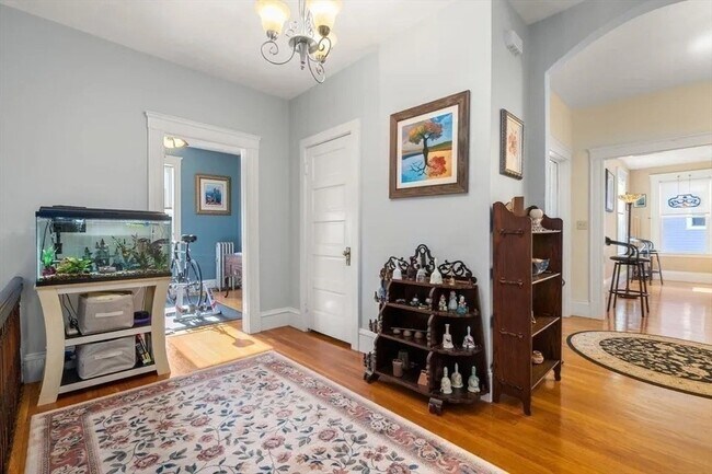 Building Photo - 106 Grovers Ave