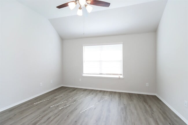 Building Photo - 21310 Shadbush Avenue