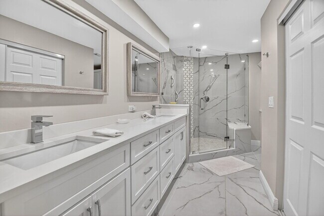 Building Photo - 15307 Strathearn Dr