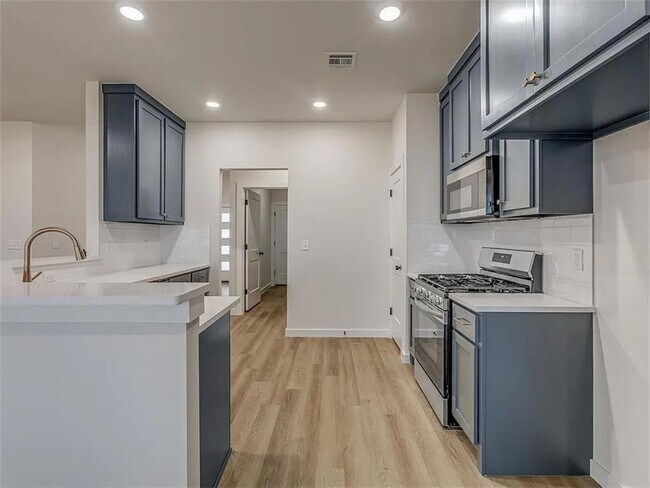 Building Photo - 8305 NW 163rd Ter