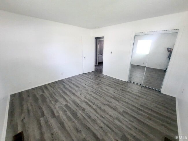 Building Photo - 3007 W Cypress Dr
