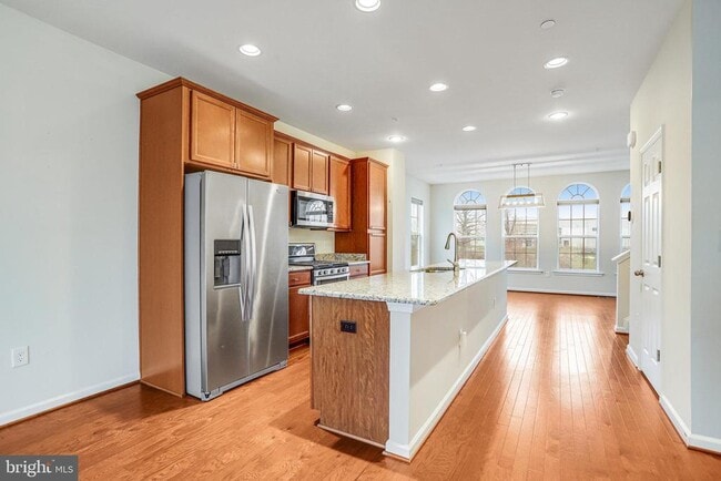 Building Photo - 5918 Jefferson Commons Way