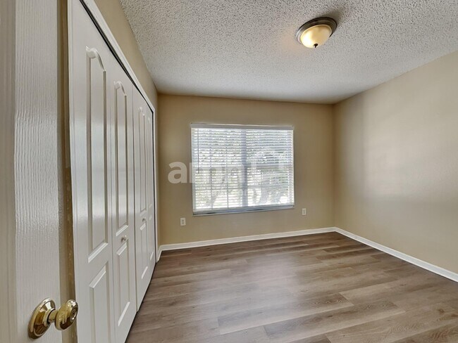 Building Photo - 27602 Sky Lake Cir