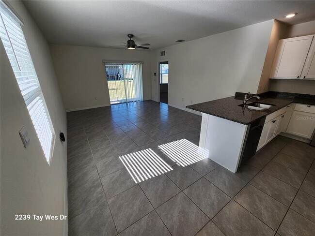 Building Photo - 2239 Tay Wes Dr