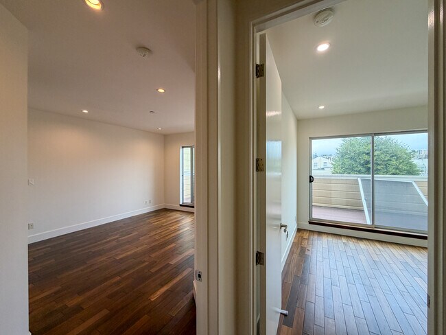 Building Photo - 2863 California St