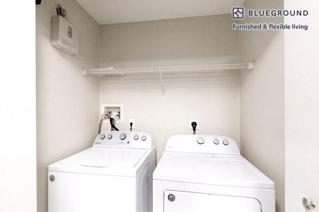 Building Photo - 100 Court N Dr