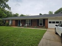 Building Photo - 101 Laurel Tree Ln
