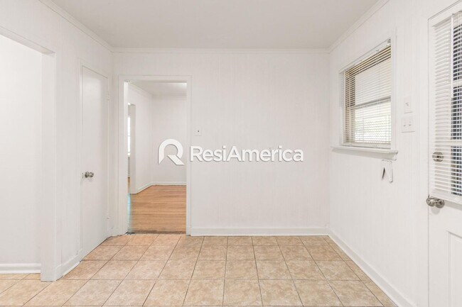 Building Photo - Newly Renovated 3/2 in Whitehaven
