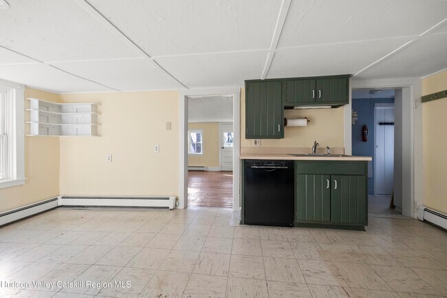 Building Photo - 151 Valley View Rd