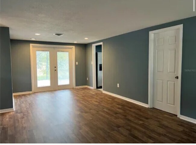 Building Photo - 2207 N Hastings St