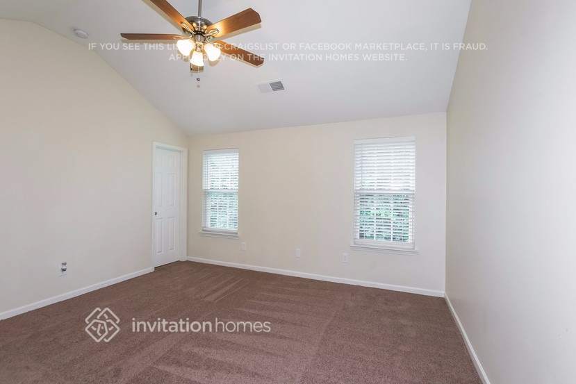 Building Photo - 5219 Grass Ridge Dr