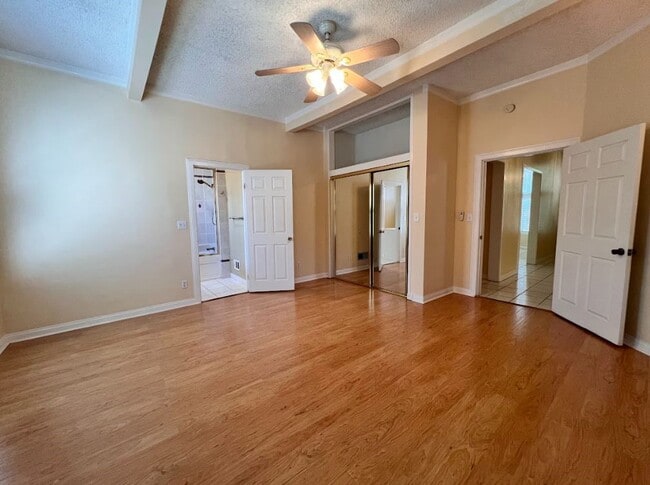 Building Photo - 447 N Raymond Ave