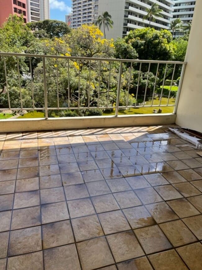 Building Photo - Available now - 2 bedroom / 2 bath / 1 cov...