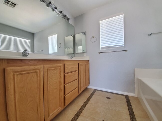Building Photo - 11077 Crystal Crest Ct