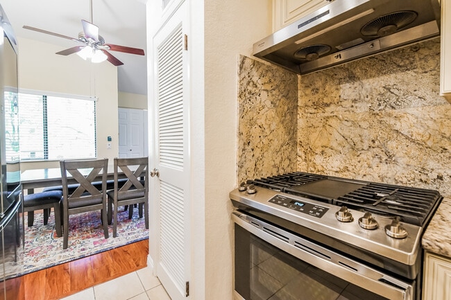 Building Photo - 22836 Hilton Head Dr