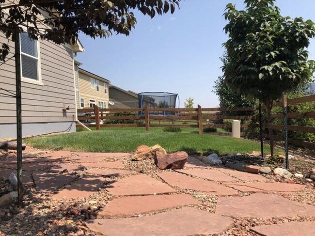 Building Photo - 3 Bedroom, 2-bathroom ranch in desirable Whisper Creek!  Available June 1st !!