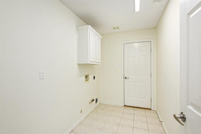 Building Photo - 9005 Trails Edge Dr