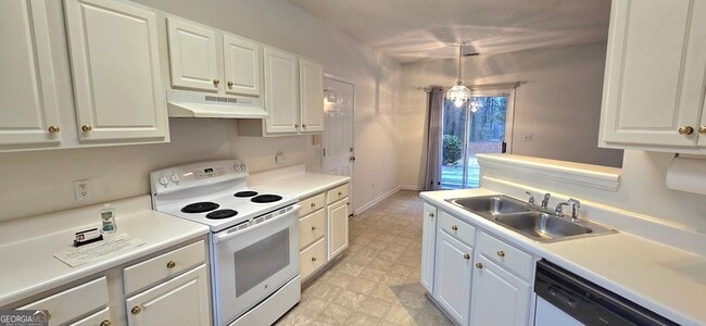 Building Photo - 45 Chemin Pl