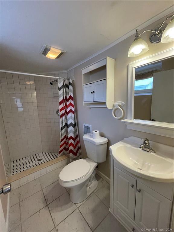 Building Photo - 108 Oak St