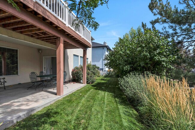 Building Photo - 12067 Lampton View Dr