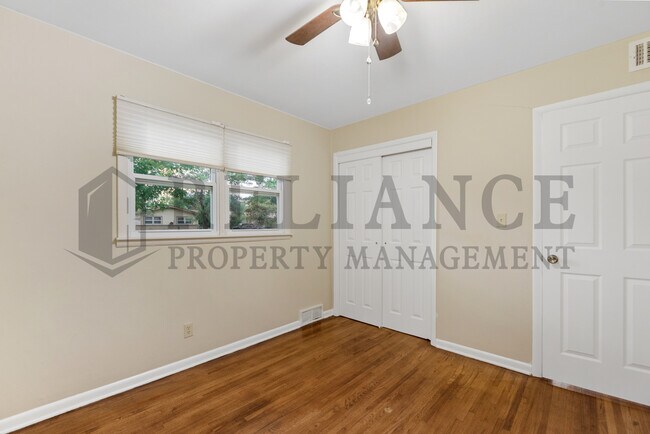 Building Photo - 2310 S Vine St